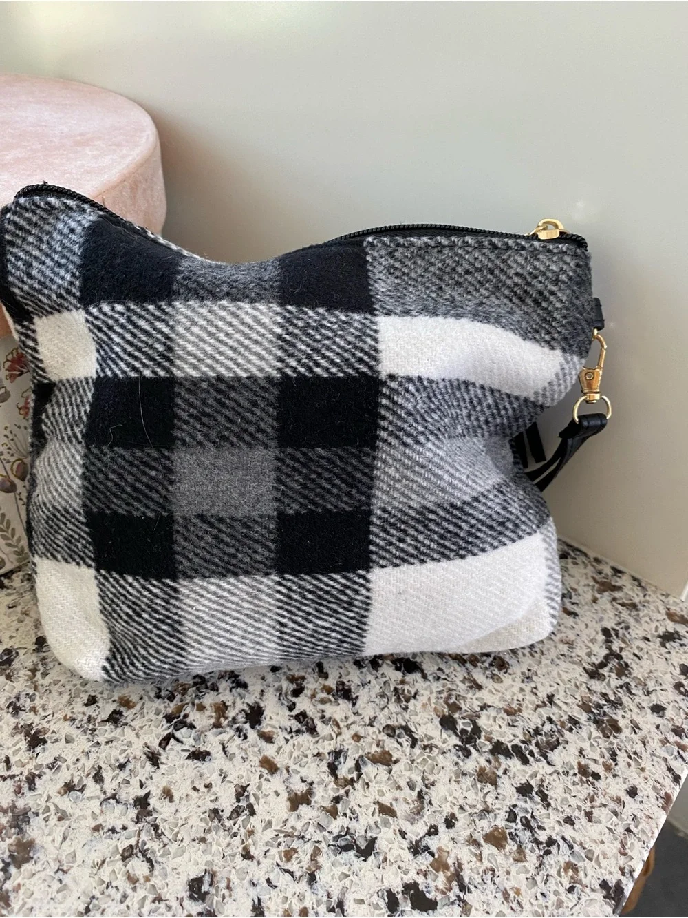 LIB NEW YORK B&W Buffalo Plaid Wristlet Clutch